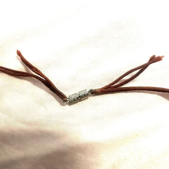 Green dyed agate pendant necklace on cord - Picture 6 of 12